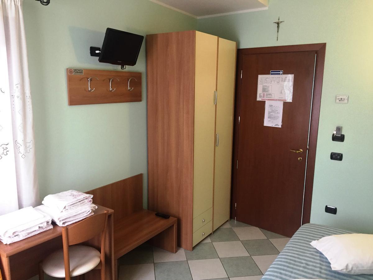 Ristorante Albergo Al Capitello Megliadino San Vitale Экстерьер фото